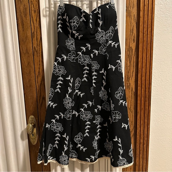 WHBM Black Floral Embroidered Strapless Dress - Picture 2 of 12